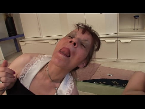 ❤️ Twee oma's en een opa hebben een triootje Sex at us ❌
