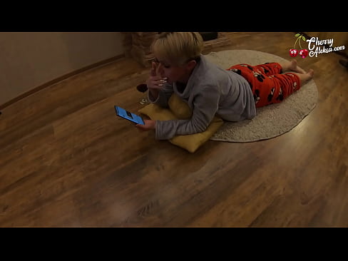 ❤️ Gekke Blondine Pijpt Enorme Pik en Stuitert Er Op - Anale Seks Sex at us ❌